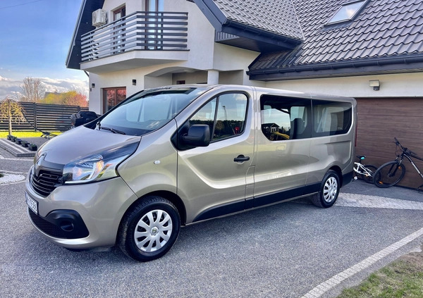 Renault Trafic cena 104998 przebieg: 80000, rok produkcji 2018 z Płock małe 497